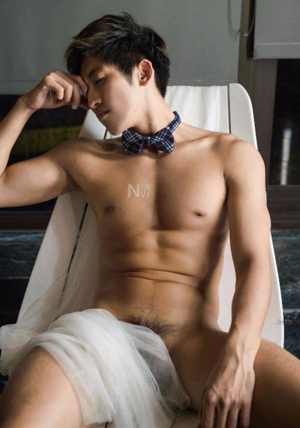 Whoseman-4-明星教練男丁格爾-芬達-全裸非全見寫真書